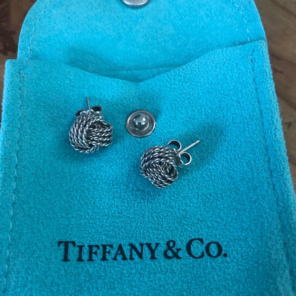Tiffany knot earring